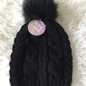American Eagle black removable pom-pom beanie